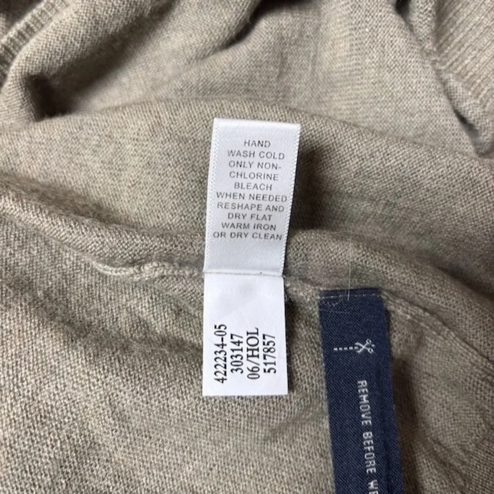 Banana Republic Mens Extra Fine Italian Merino Wool V Neck Sweater Size M Preppy